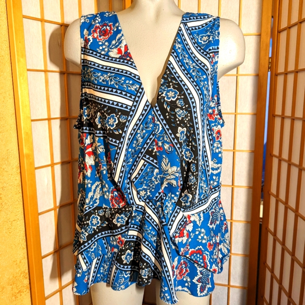 Soho New York Company, top XL FINAL PRICE DROP 💧💧💧💧
